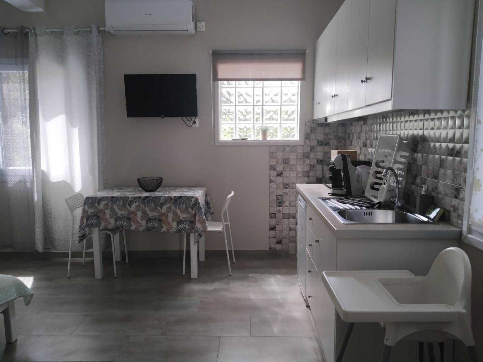 Trousas Apartments 로다 외부 사진