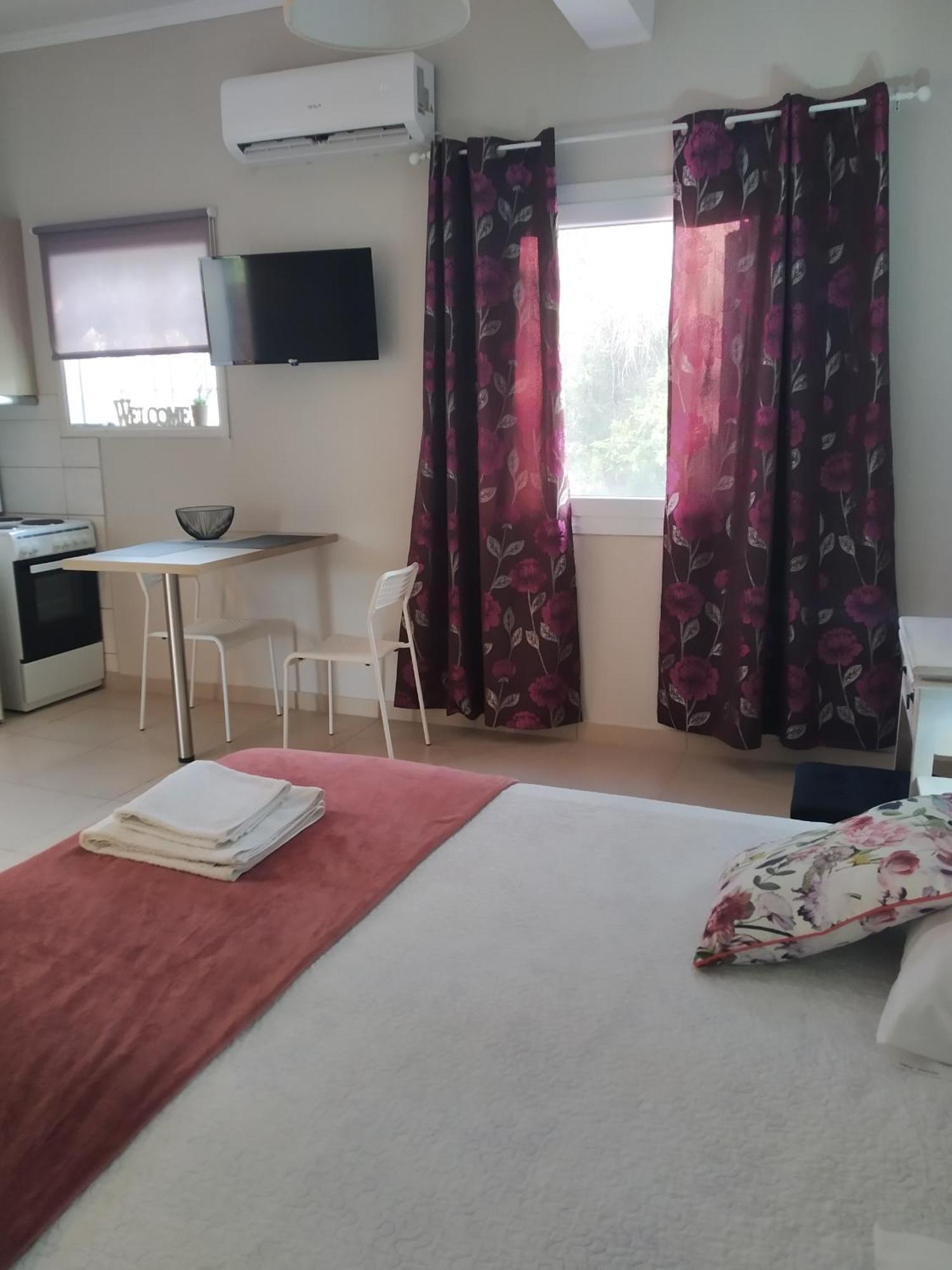 Trousas Apartments 로다 외부 사진